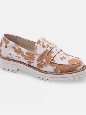 Dolce Vita Aubree Tailored Lug-Sole Cow Print Loafers Sz 7.5 white/tan loafer